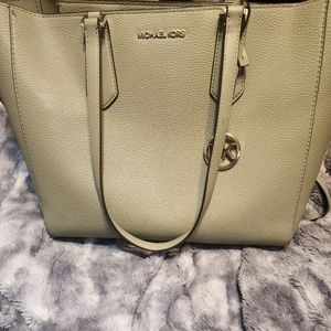 Michael Kors hand bag